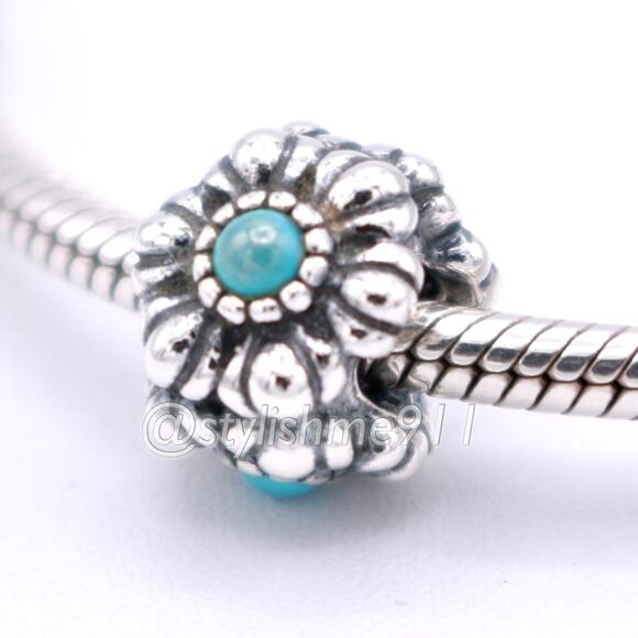 Authentic PANDORA December Birthday Blooms Charm - Picture 1 of 10